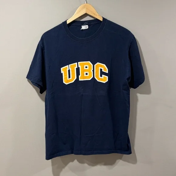 Vintage UBC University of British Columbia T-Shirt - Picture 1 of 8